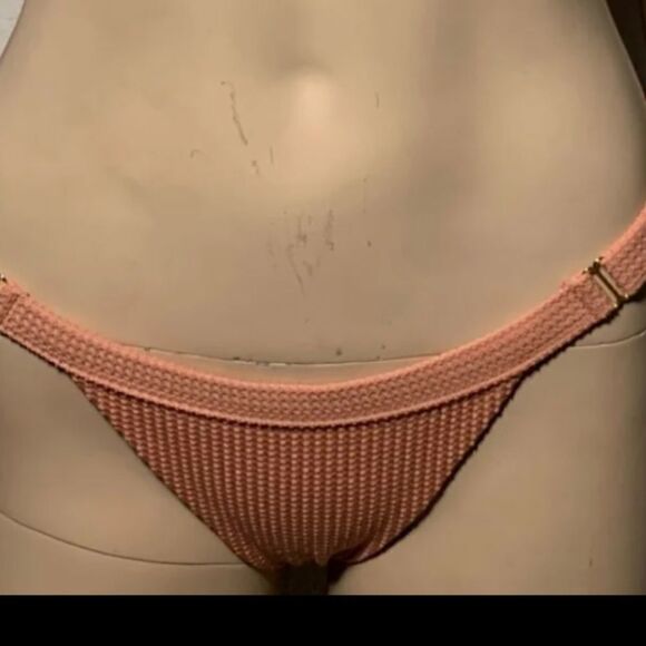 Beach bunny bikini set!! - Picture 5 of 5